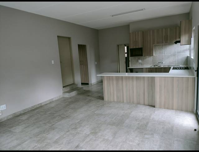 4 BEDROOM FREEHOLD FOR SALE IN DIE HEUWEL